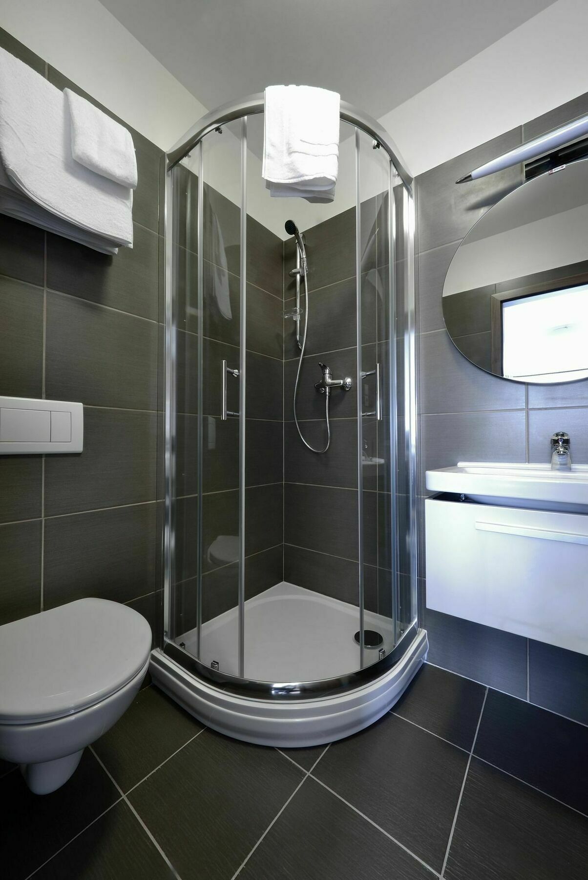 Downtown Suites Chlumova Prag Exteriör bild