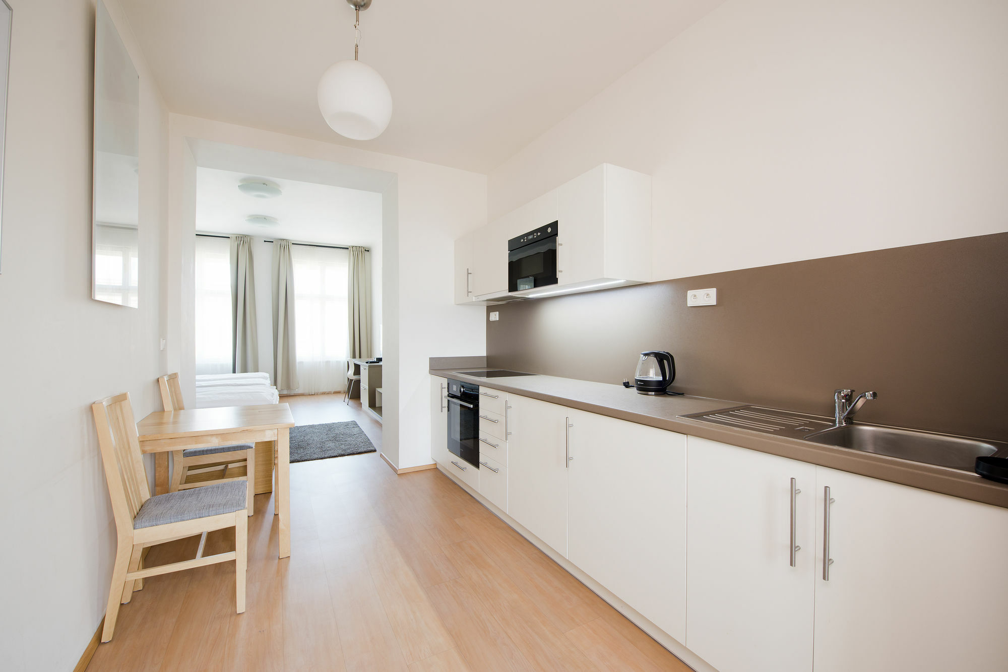 Downtown Suites Chlumova Prag Exteriör bild