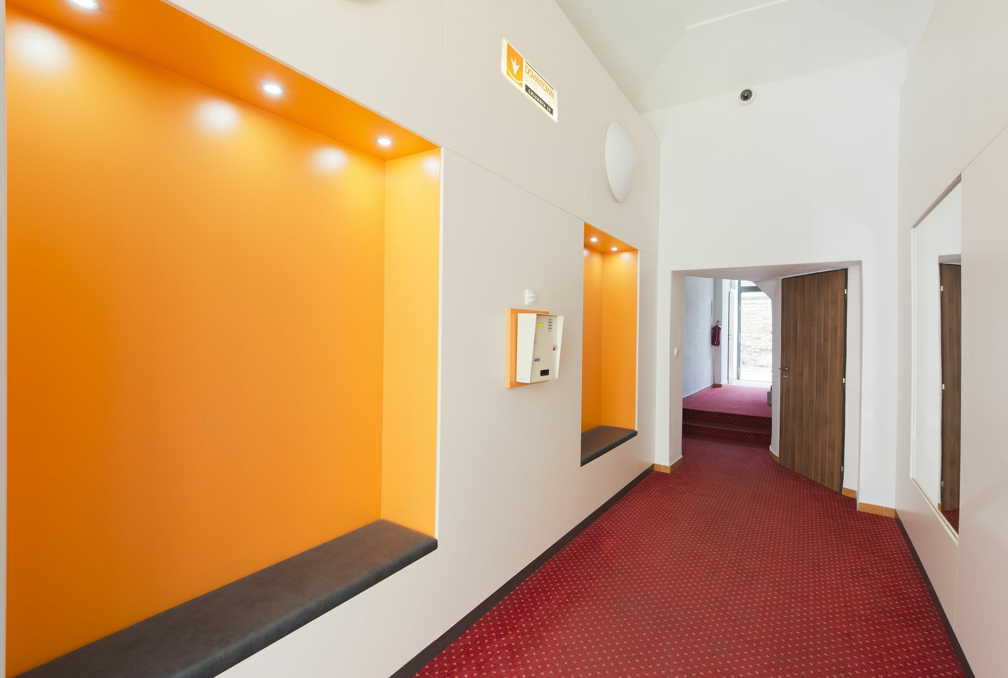 Downtown Suites Chlumova Prag Exteriör bild